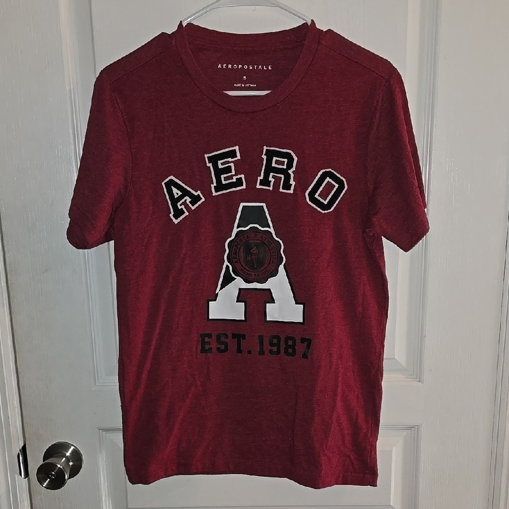 Aeropostale Women's Small Maroon Graphic Tee Shirt